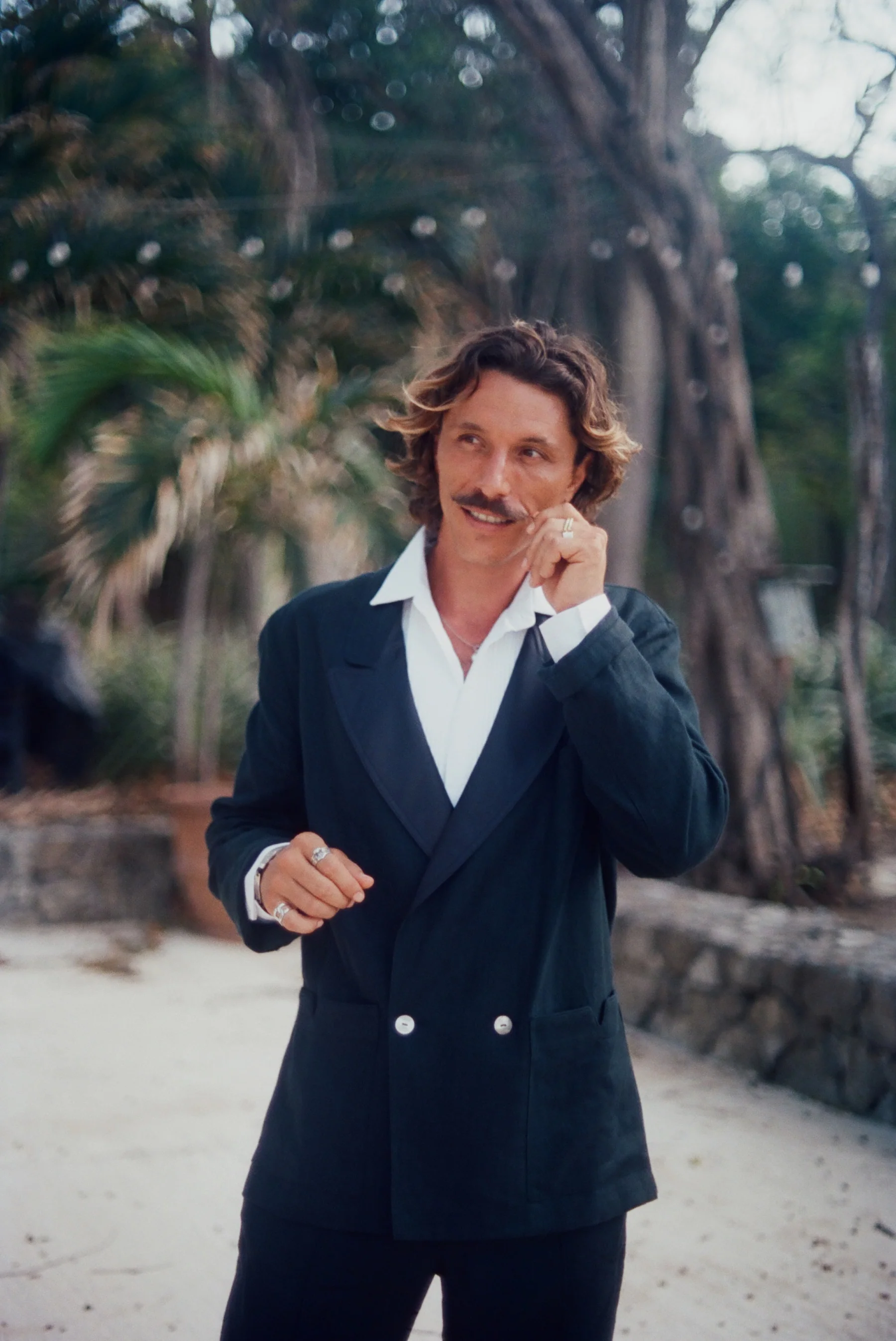 Easy-Going Tuxedo Jacket (Black Linen) - Image 5