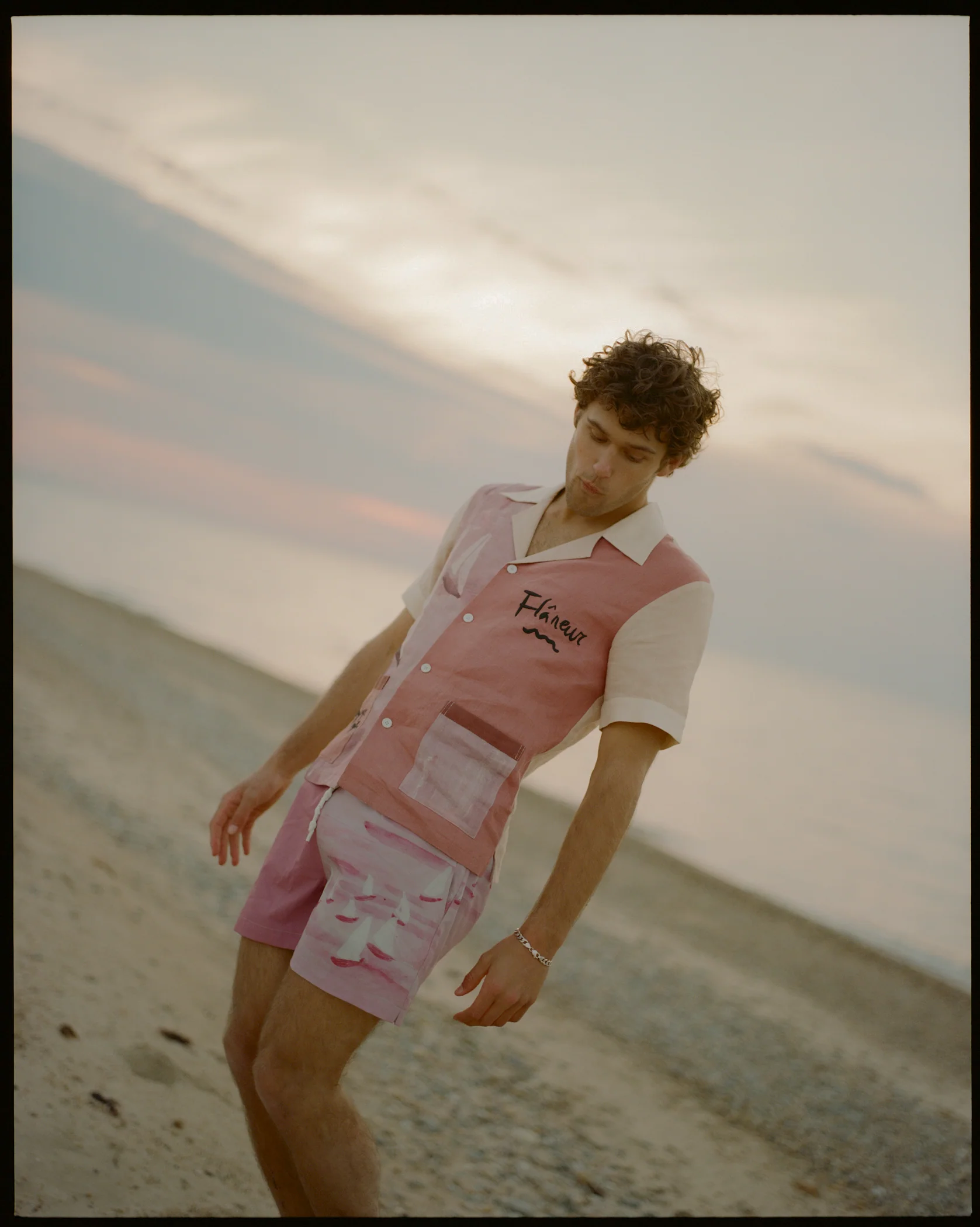 'Lay Lines' Cabana x Hôtel Magique - Image 3